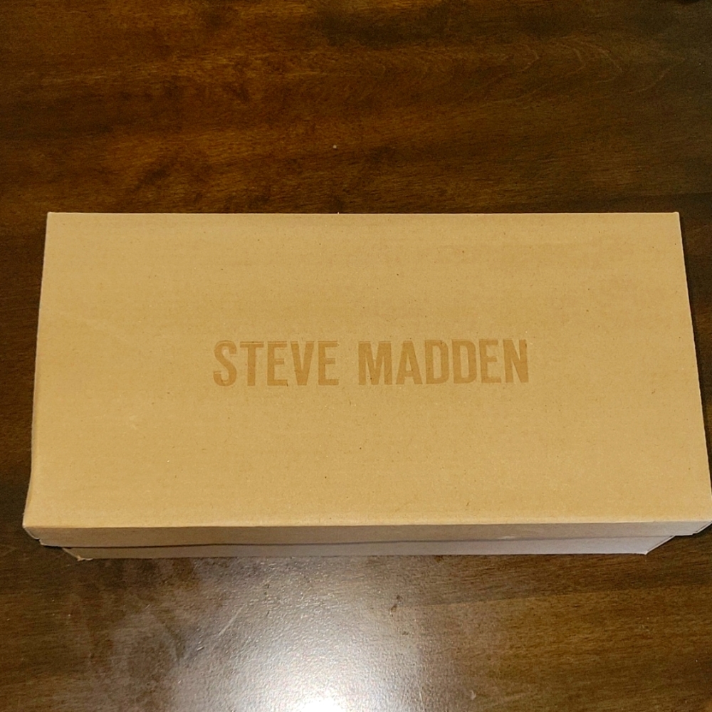 Steve Madden Size 8.5 Pink Sandal